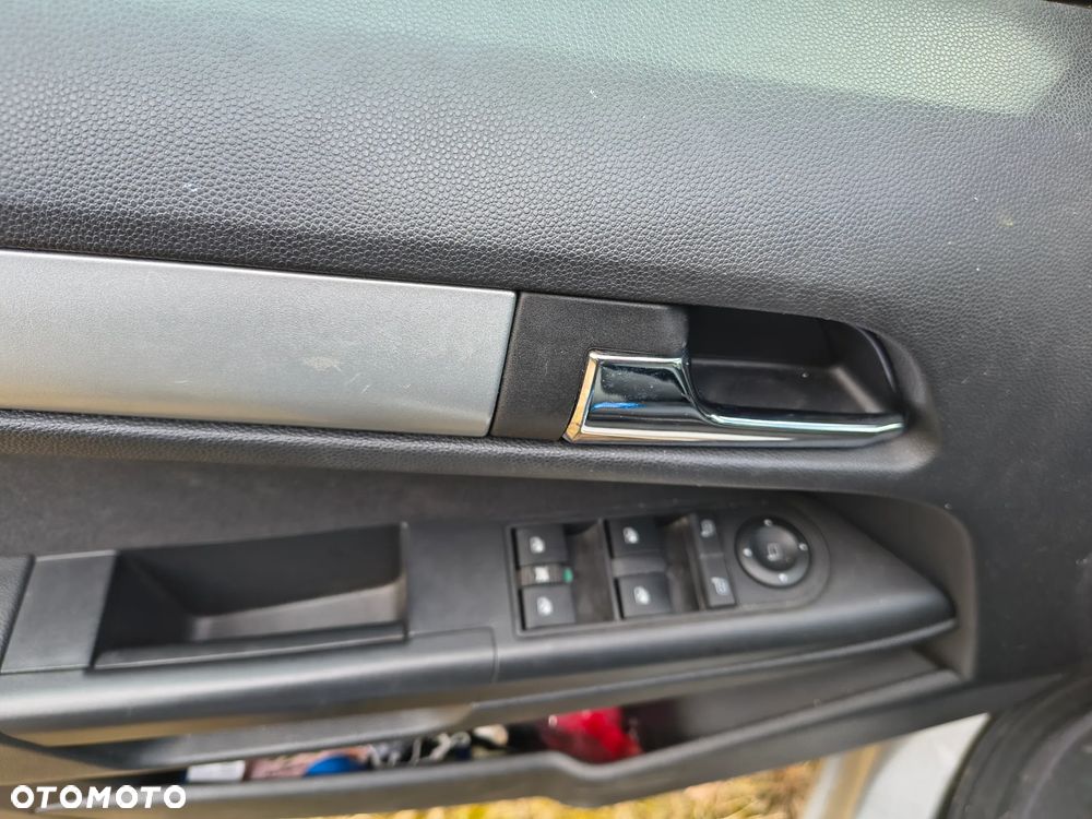 Opel Astra 1.9 CDTI DPF - 8