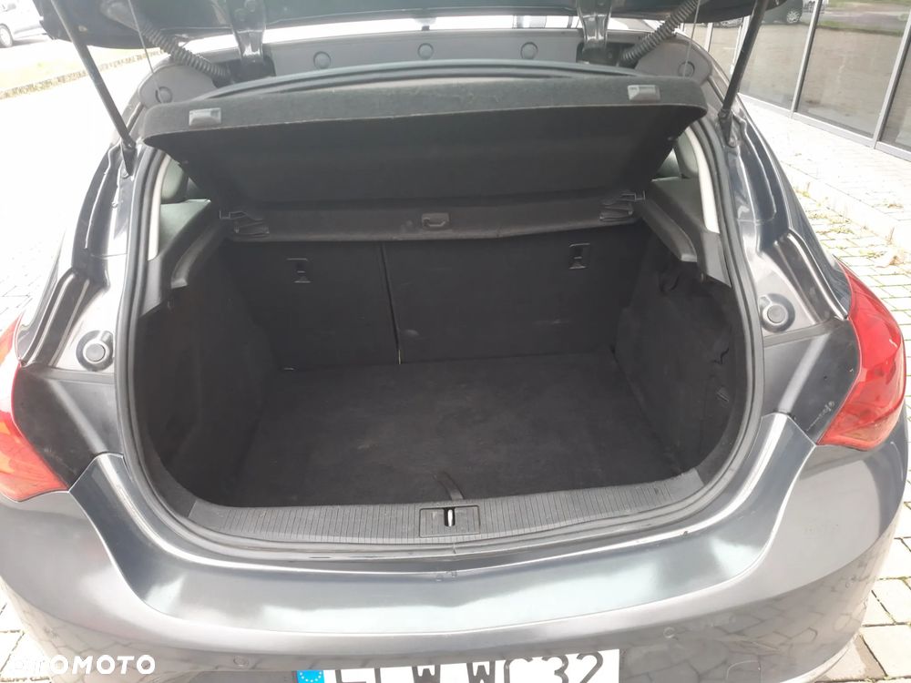 Opel Astra GTC 1.4 Turbo - 12