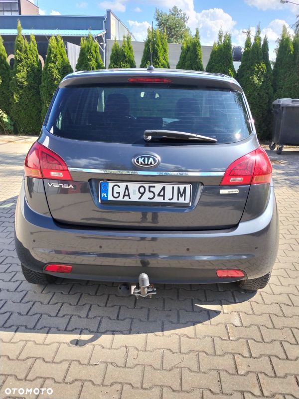 Kia Venga - 4