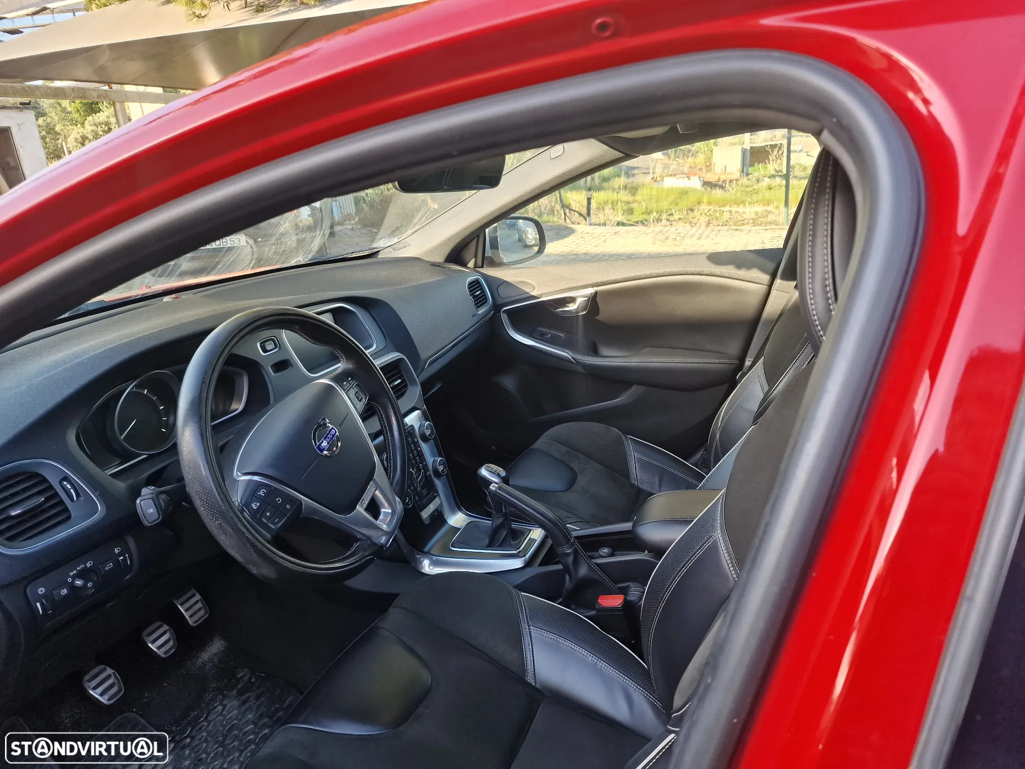Volvo V40 2.0 D2 R-Design Momentum - 10