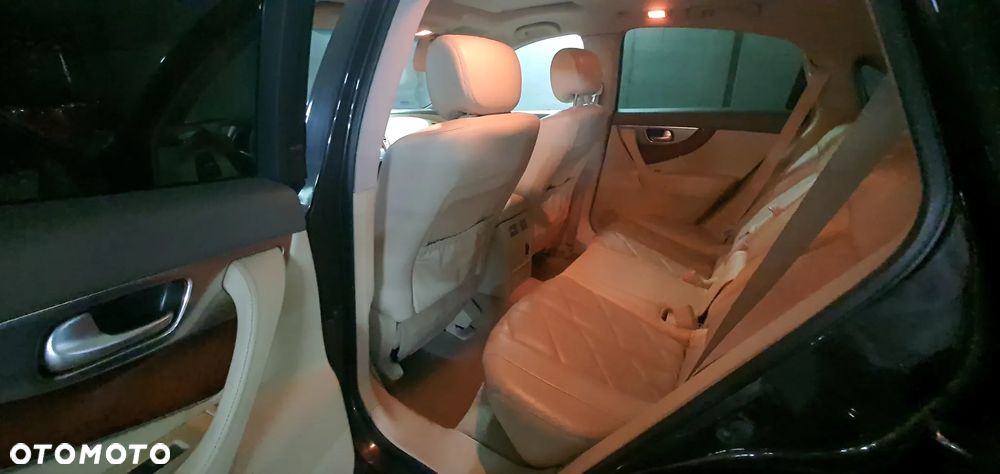 Infiniti FX FX30d S - 14