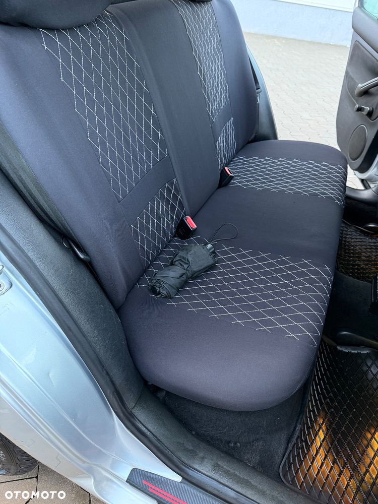 Volkswagen Golf 1.9 TDI Comfortline - 24