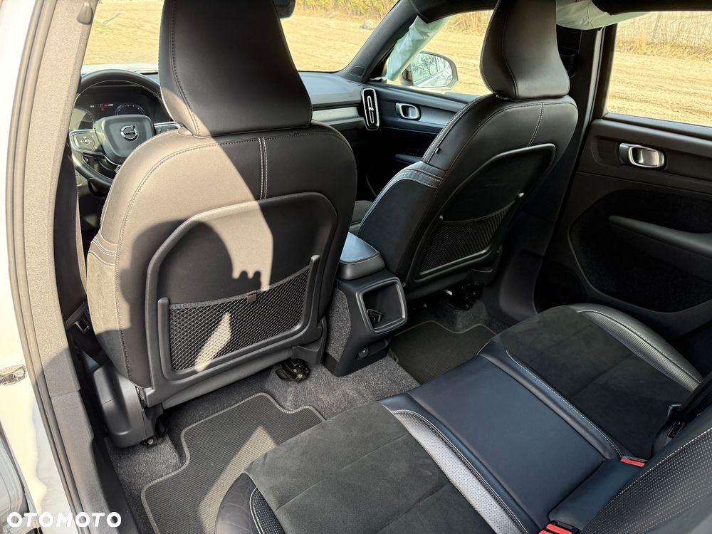 Volvo XC 40 D3 AWD Geartronic R-Design - 35