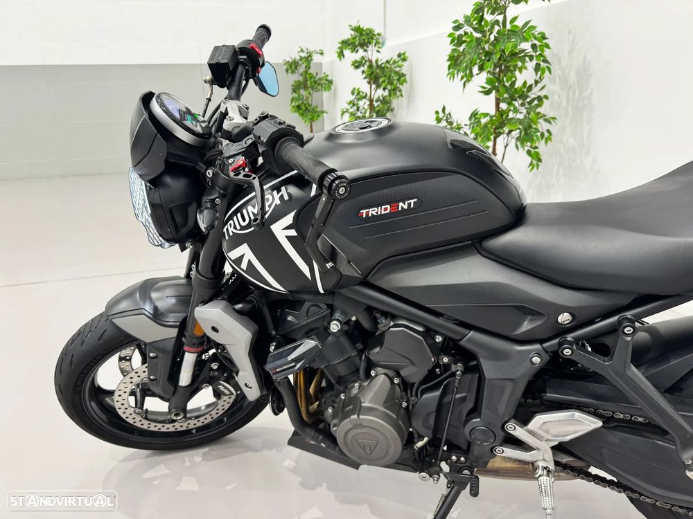 Triumph Trident - 7