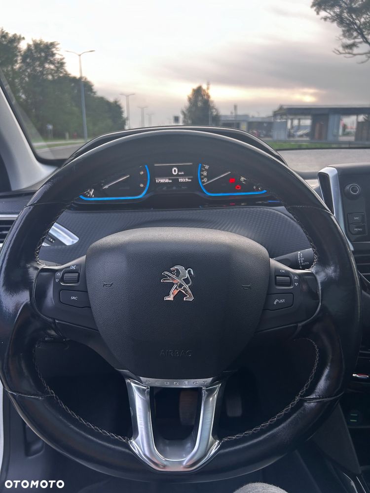 Peugeot 2008 Blue-HDi FAP 100 STOP & START Style - 23