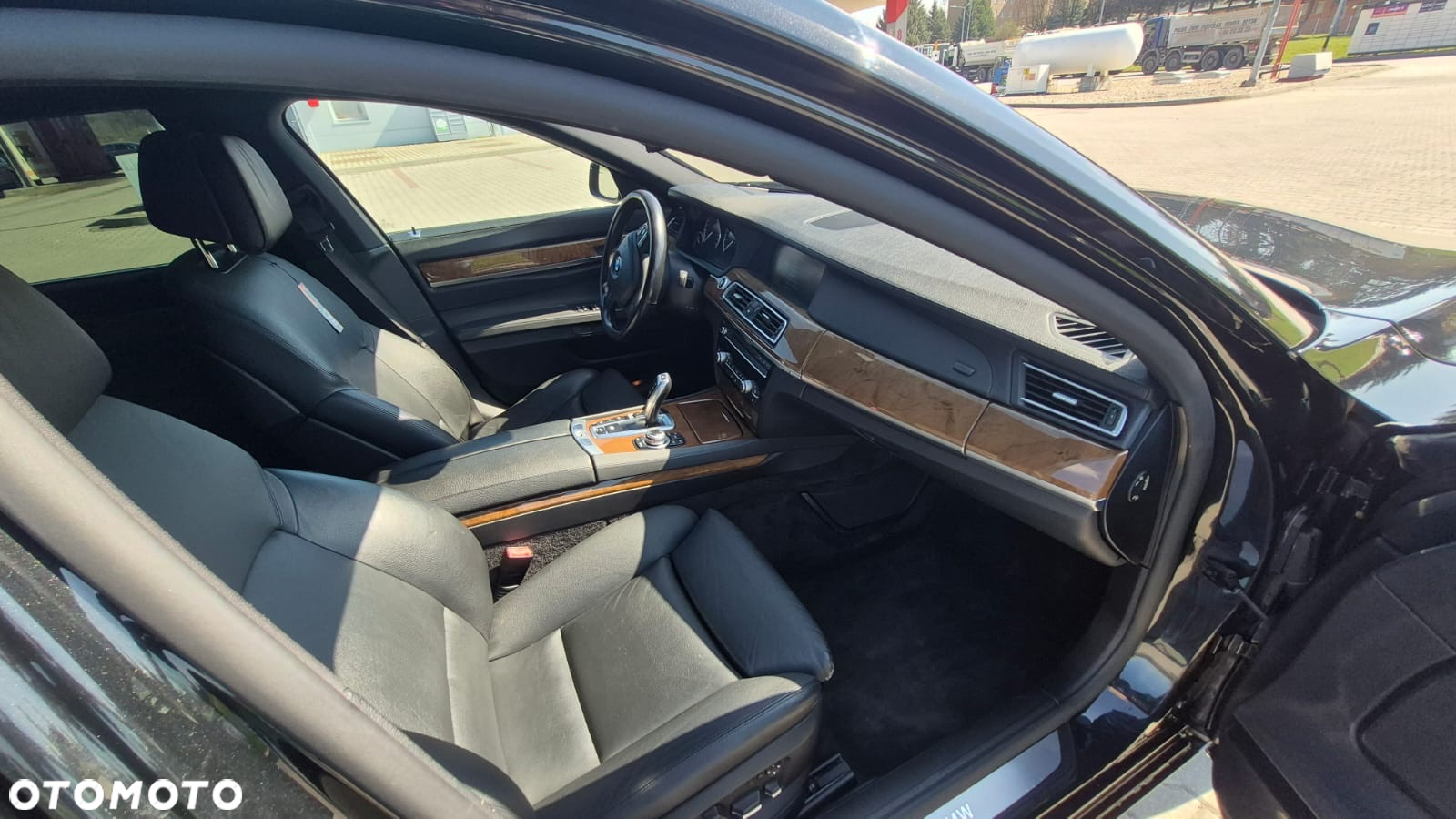 BMW Seria 7 750i xDrive - 7