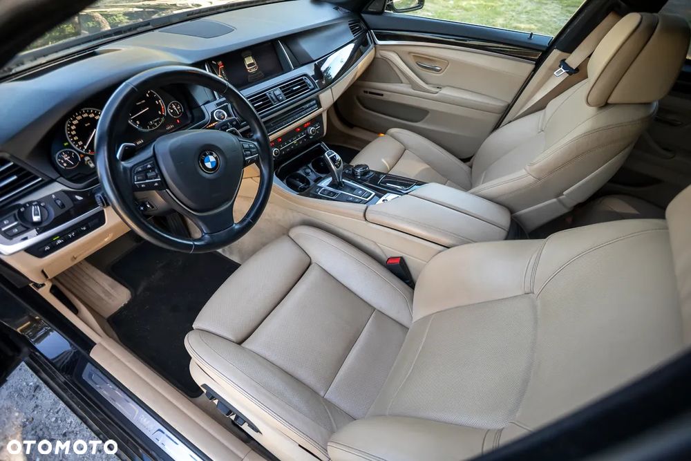 BMW Seria 5 530d xDrive Luxury Line - 16