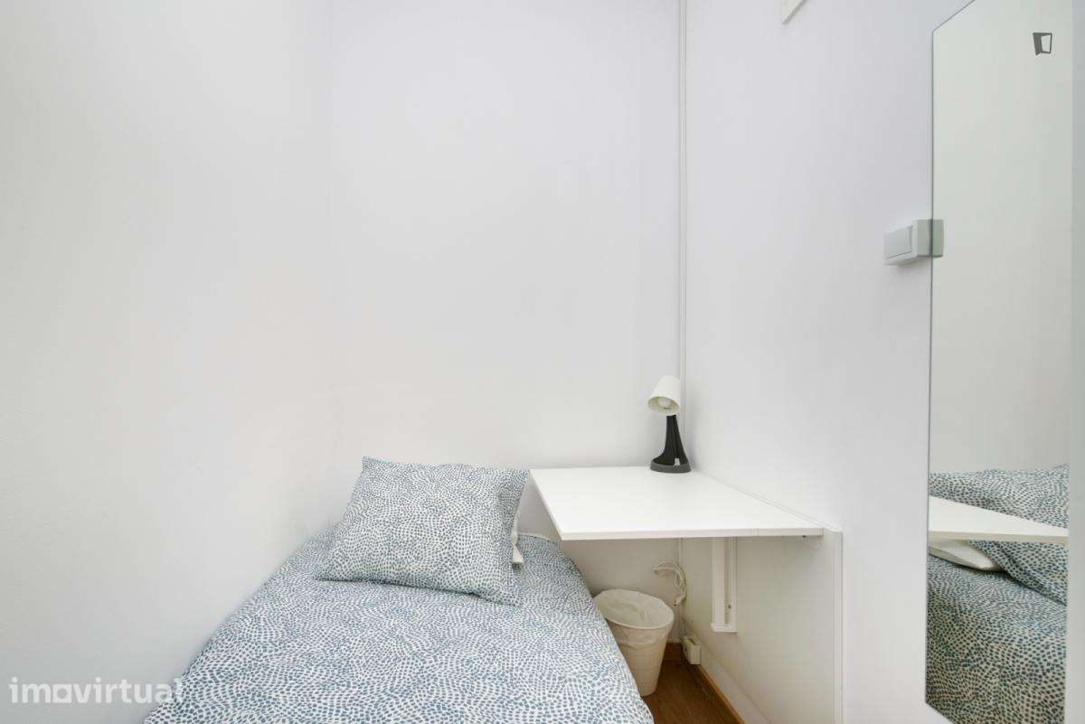 Quarto - localizado em Benfica Lisbon - Grande imagem: 3/25