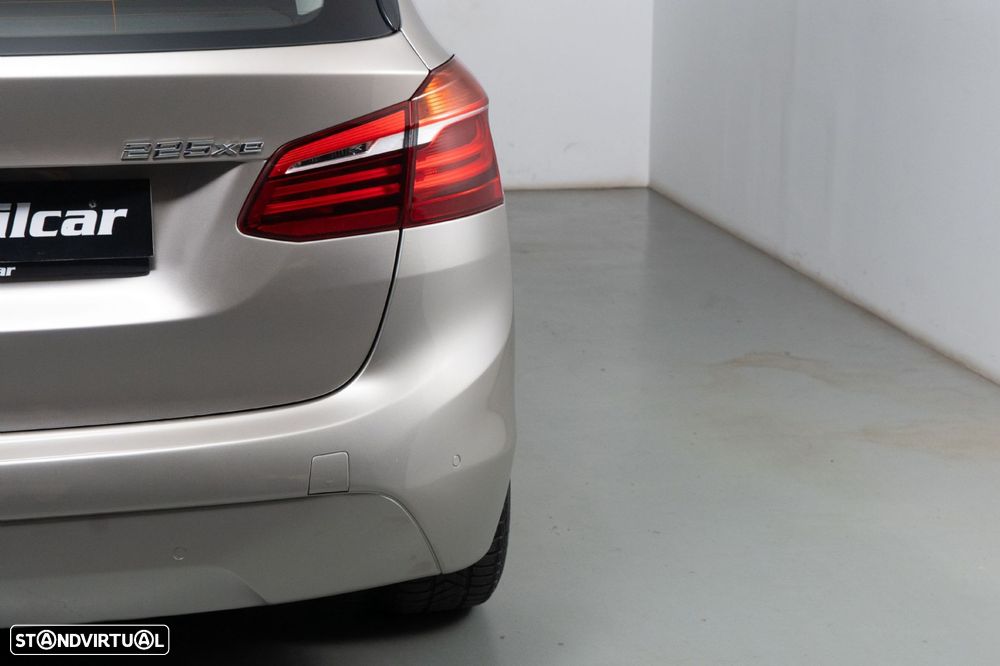 BMW 225xe Active Tourer Line Luxury - 19