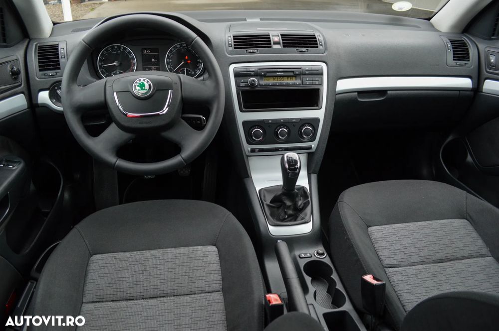 Skoda Octavia 1.6 TDI DPF Elegance - 9