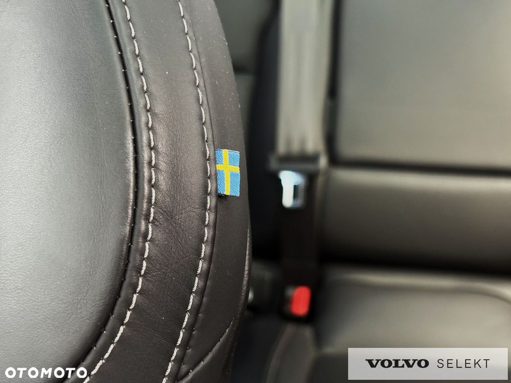 Volvo V90 Cross Country - 27