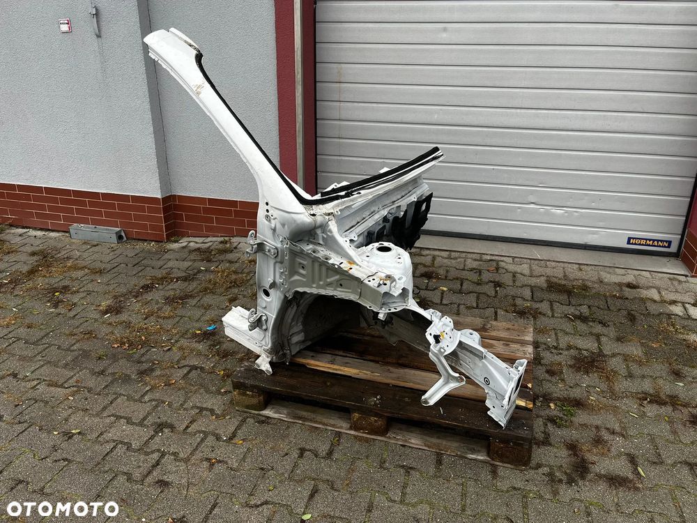 TOYOTA YARIS IV CWIARTKA PRZÓD PRAWA PODŁÓZNICA SŁUPEK PRAWY FARTUCH - 1