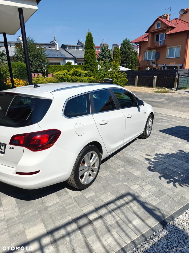 Opel Astra 2.0 CDTI Cosmo - 8