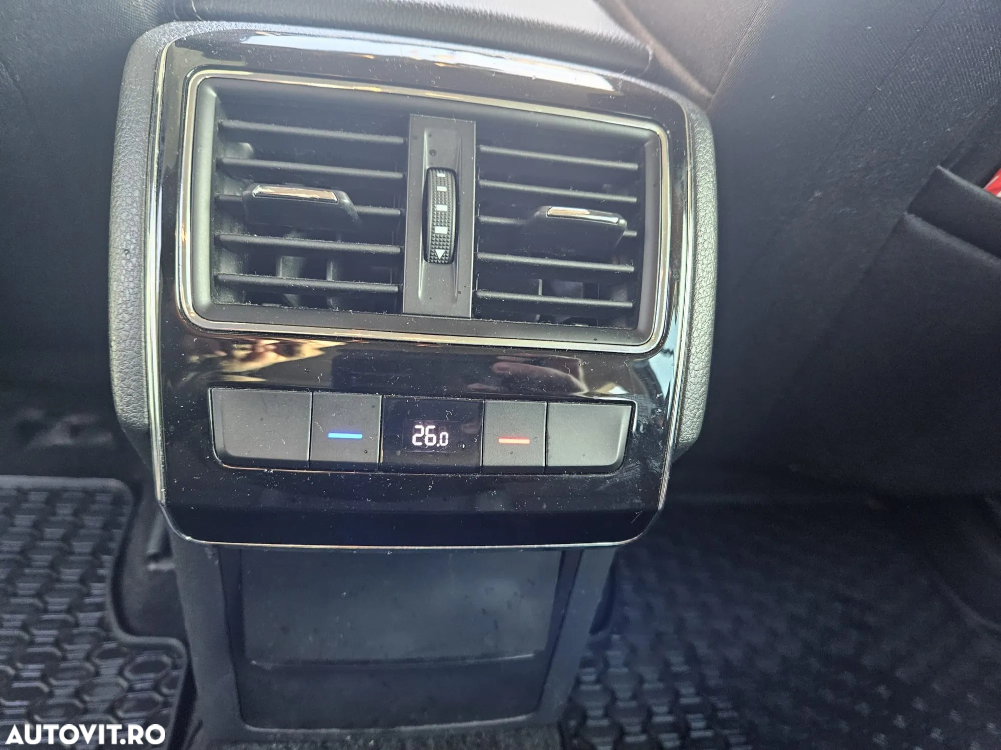Skoda Superb 2.0 TDI DSG Ambition - 14
