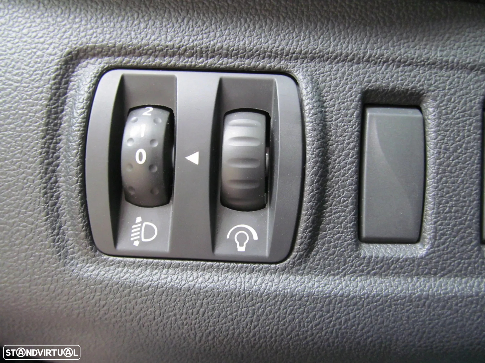 Renault Clio Sport Tourer (Energy) dCi 90 Start & Stop INTENS - 24