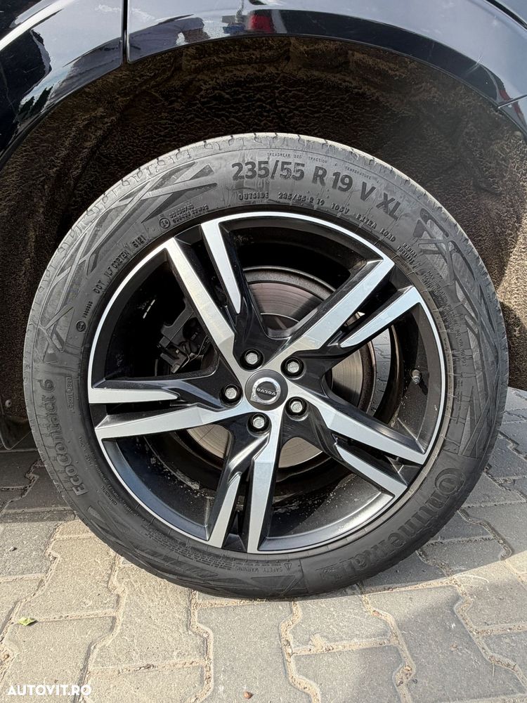 Volvo XC 60 B4 MHEV AWD R-Design - 14