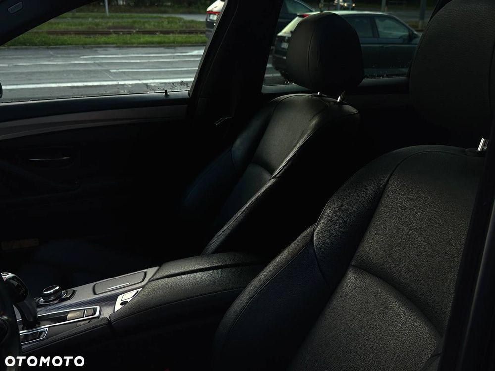 BMW Seria 5 520d Touring M Sport Edition - 18