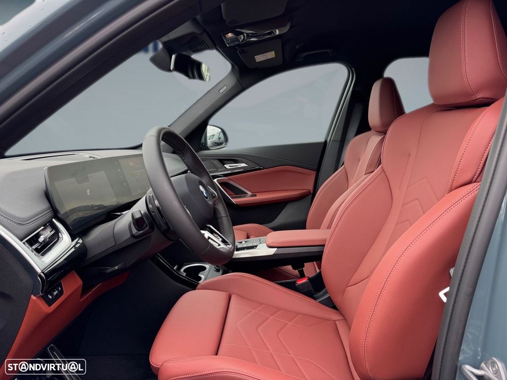 BMW iX1 eDrive20 Edição Desportiva M - 10