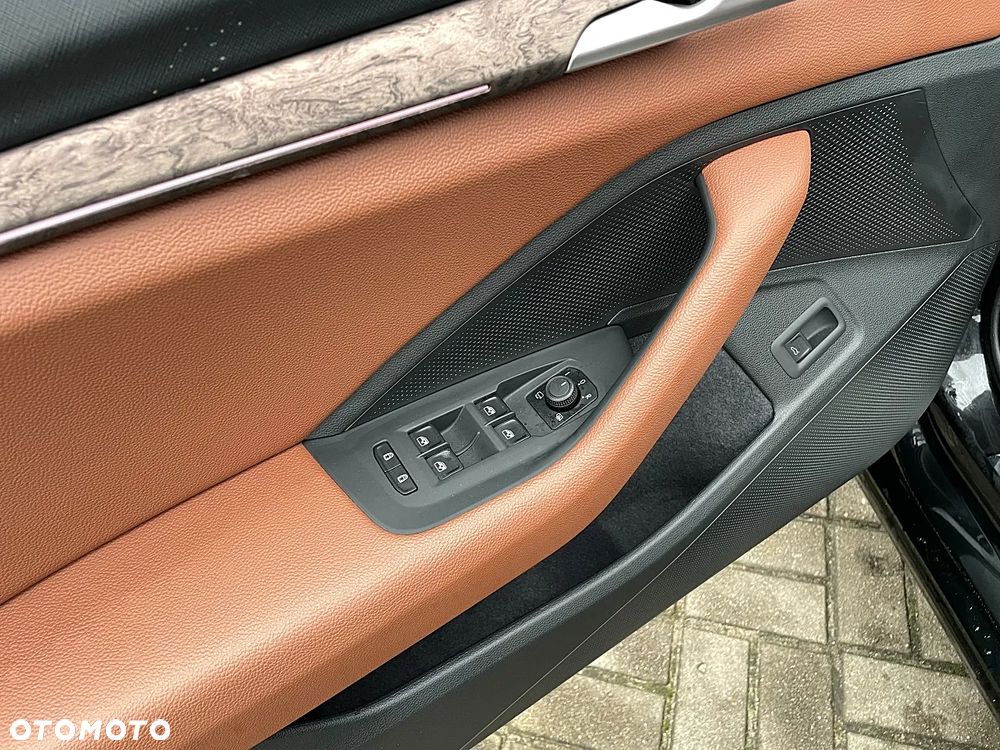 Skoda Superb 2.0 TDI SCR 4x4 L&K DSG - 10