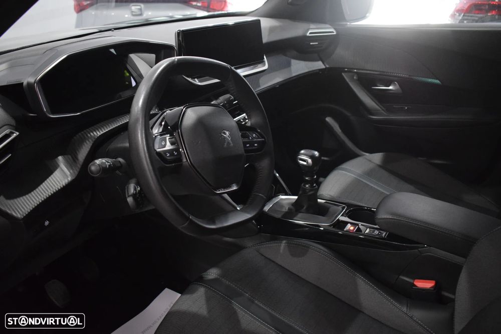 Peugeot 2008 1.2 PureTech Allure - 9