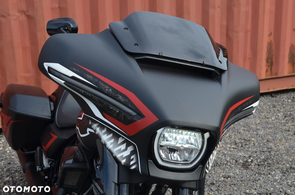Harley-Davidson Touring Street Glide - 29