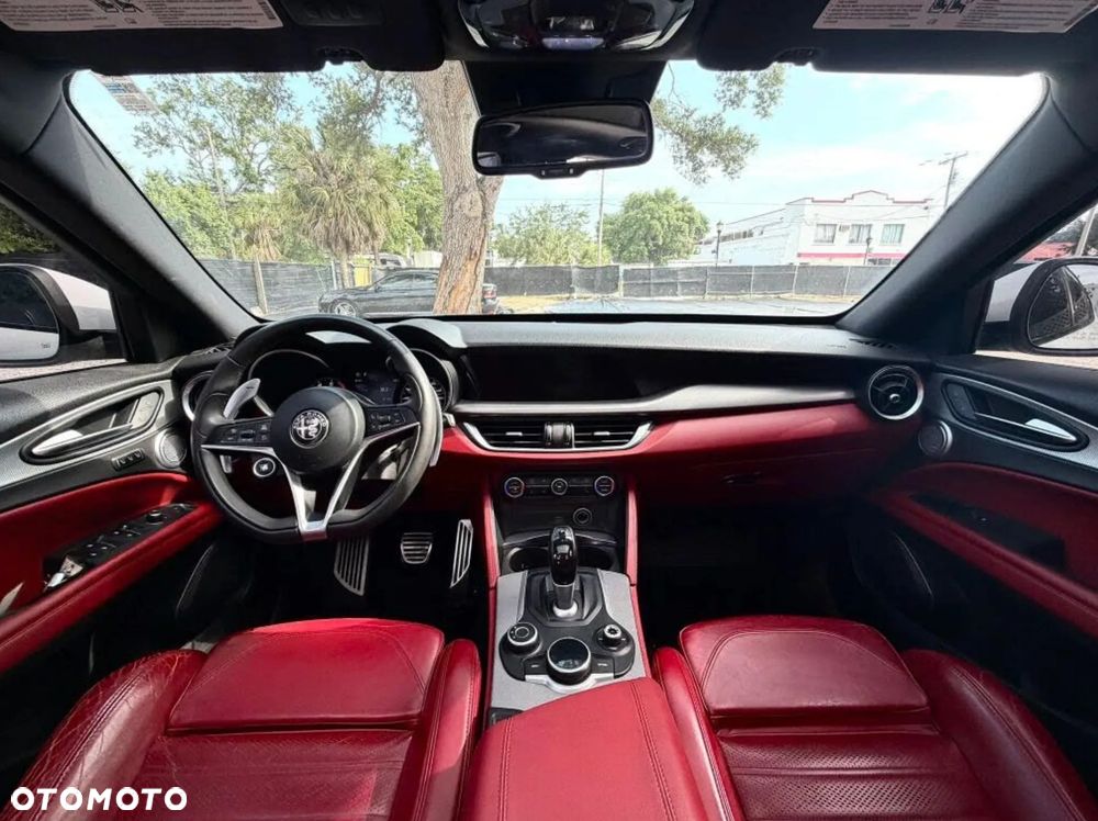 Alfa Romeo Stelvio 2.0 Turbo Veloce TI Q4 - 13