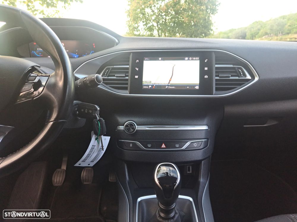 Peugeot 308 1.5 BlueHDi Allure - 18
