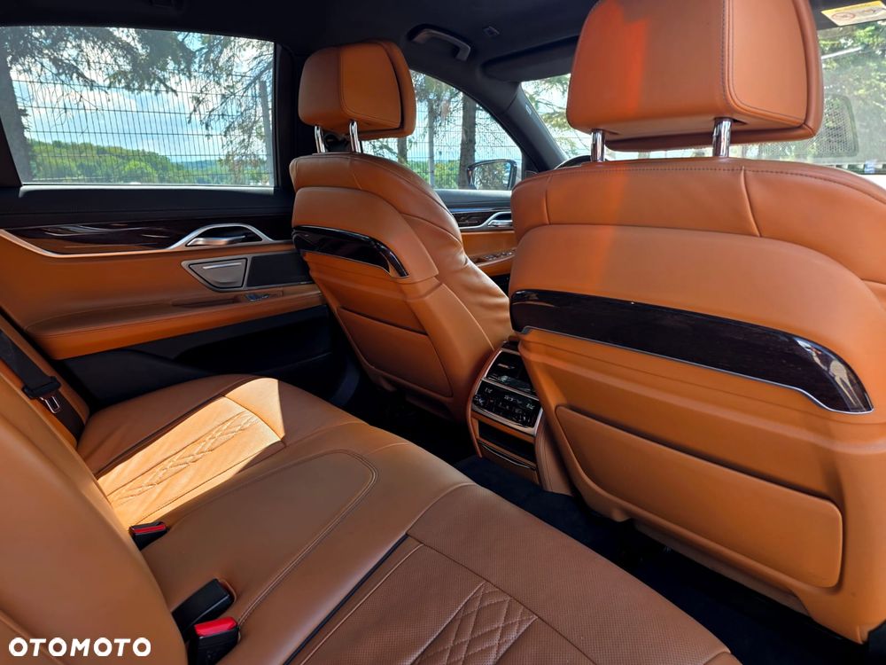BMW Seria 7 740d xDrive mHEV sport - 17