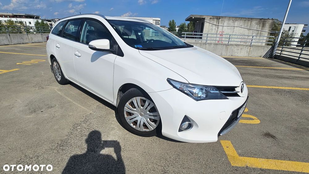 Toyota Auris 1.4 D-4D Premium - 2