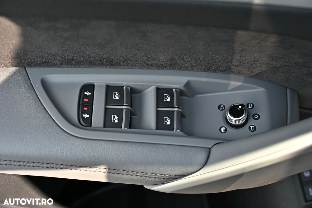 Audi Q5 55 TFSIe quattro S tronic S line business - 39