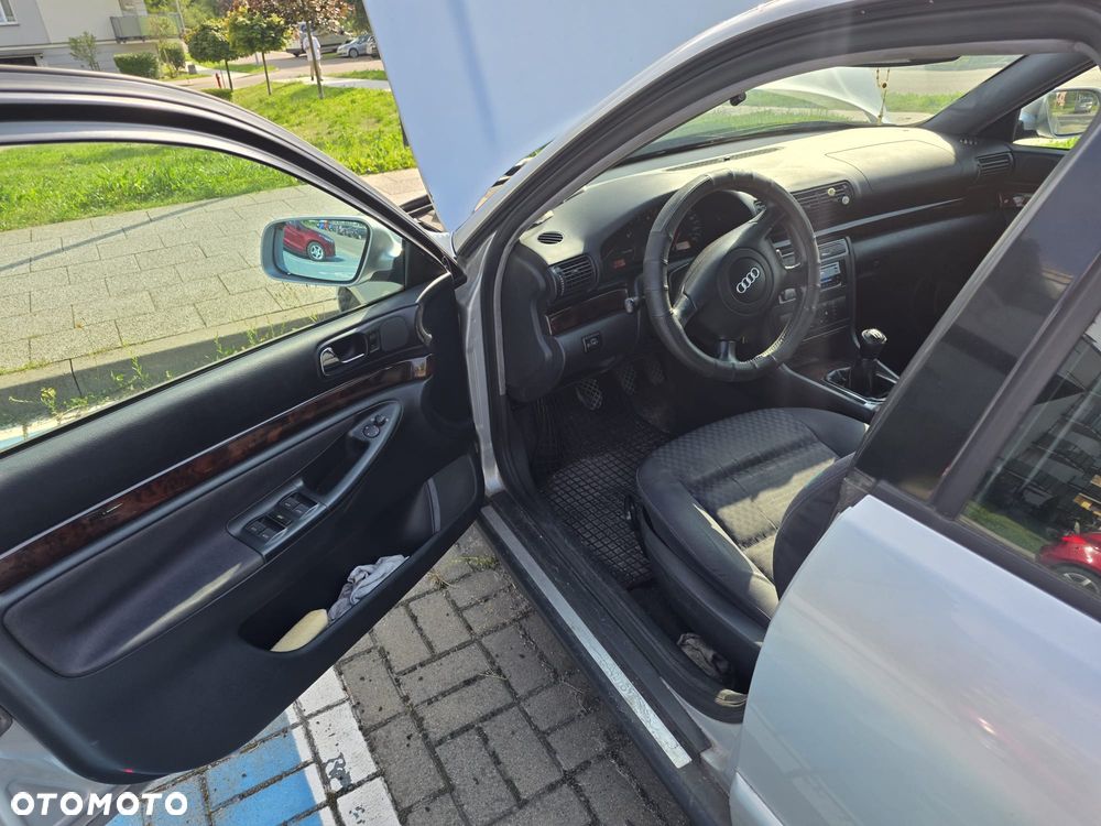 Audi A4 Limousine 1.8 - 6