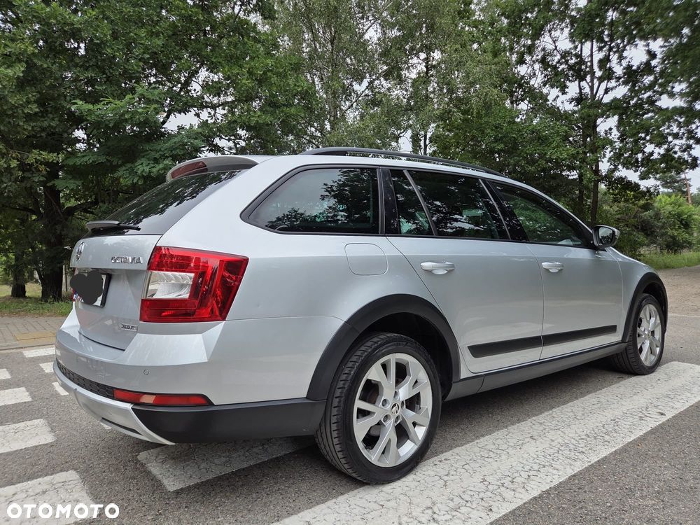 Skoda Octavia Scout 2.0 TDI 4x4 DSG - 7