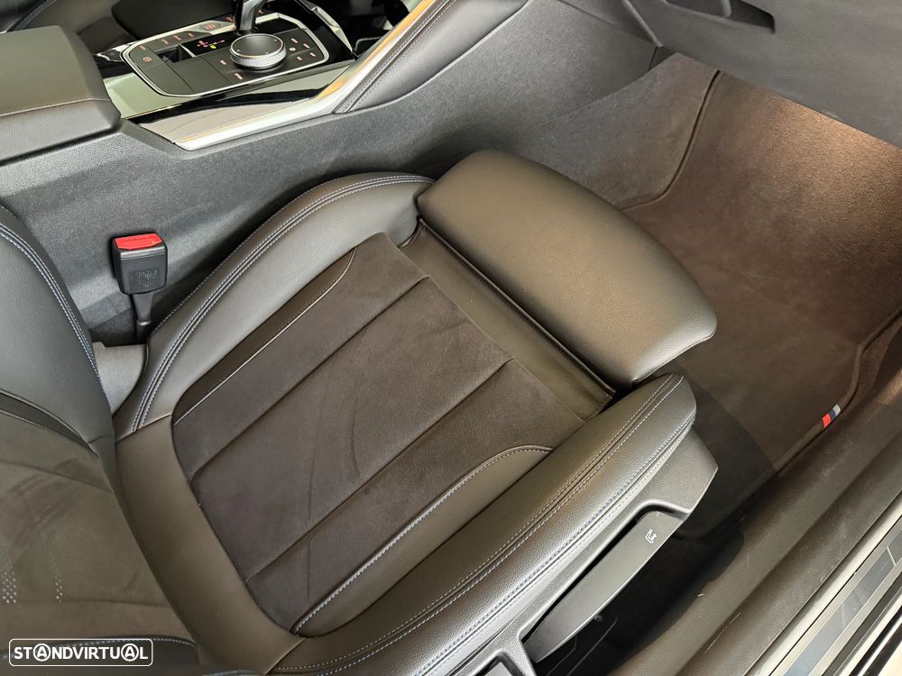 BMW M240i xDrive Auto - 19