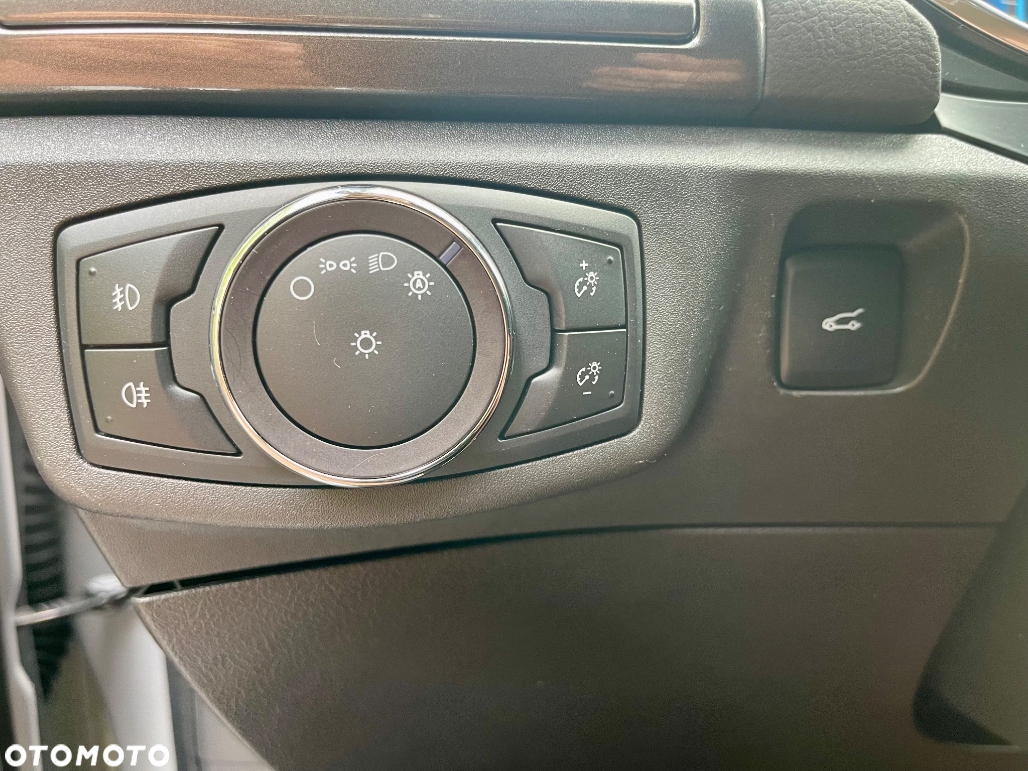 Ford Mondeo 2.0 Hybrid Titanium - 18