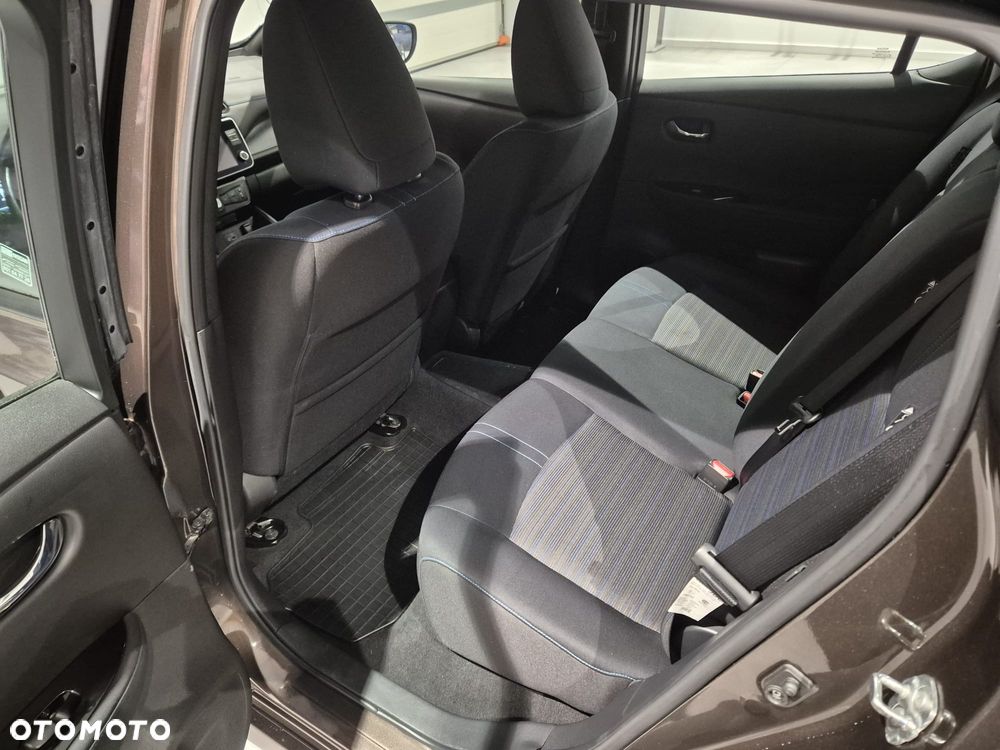 Nissan Leaf 40kWh 10 - 9