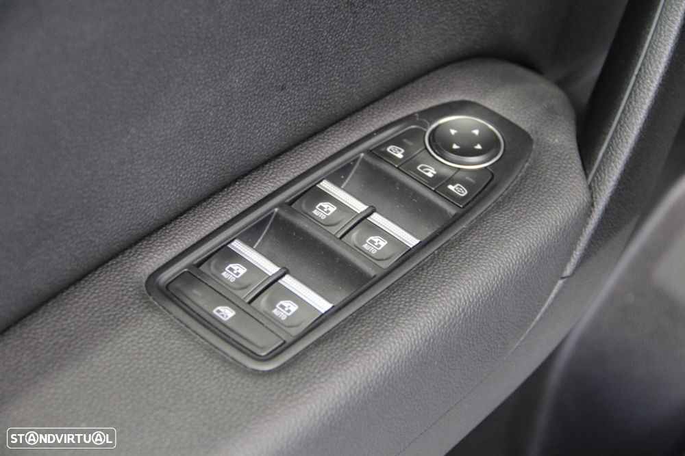 Renault Captur 1.0 TCe Techno Bi-Fuel - 6