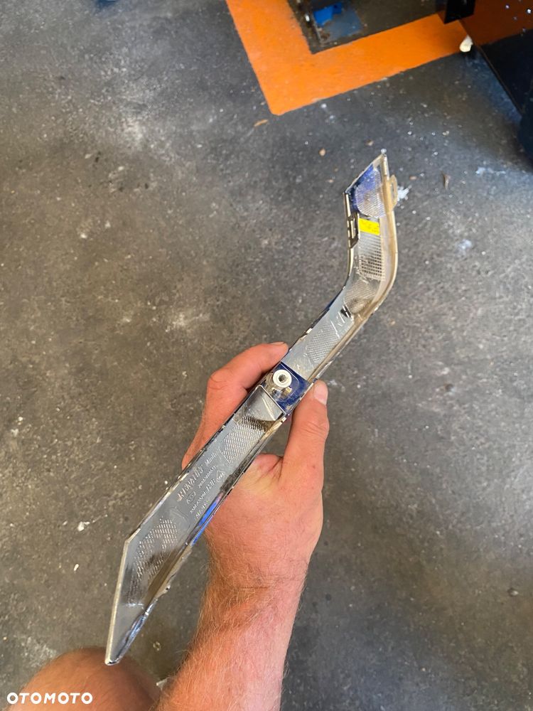 RENAULT CAPTUR 2 II NAKŁADKA LISTWA CHROM CHROMOWA PRAWA TYLNA TYLNIA TYŁ  Chrom ZDERZAKA TYLNEGO TYŁ prawy 850C43520R - 6