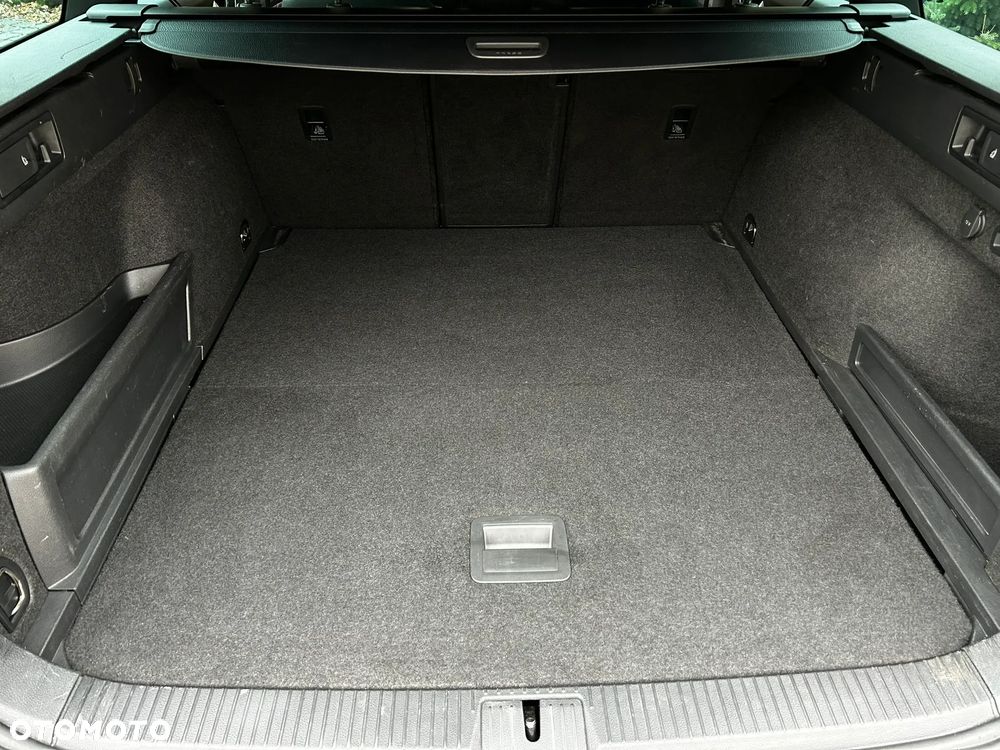 Volkswagen Passat Variant 2.0 TDI SCR DSG 4Motion Elegance - 30