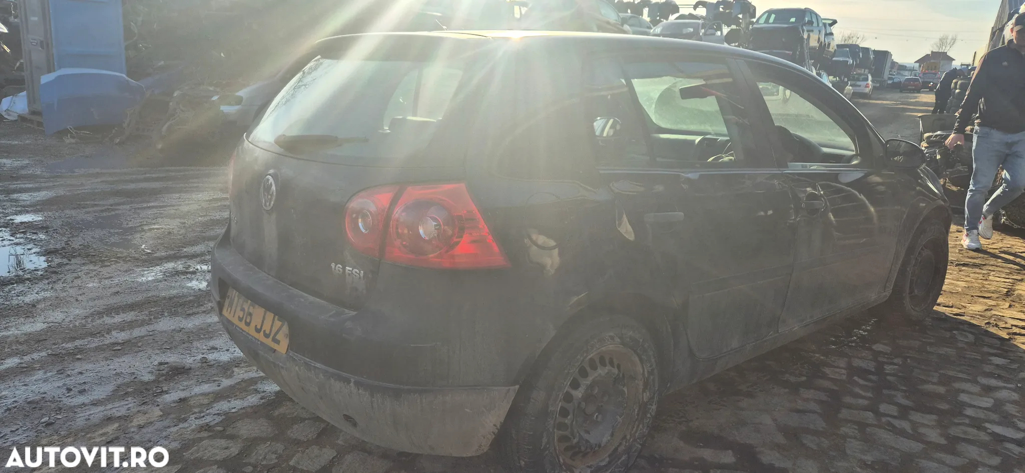 Piese auto Vw Golf 5 1.6 FSi benzina hatchback - negru - 5