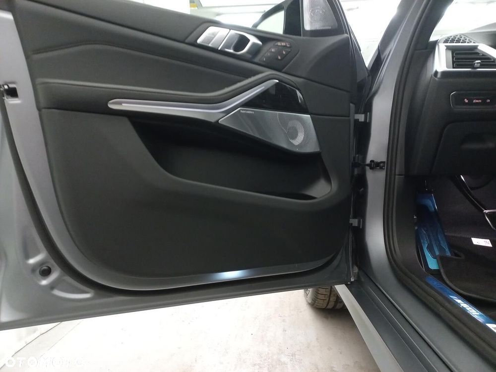 BMW X7 - 12