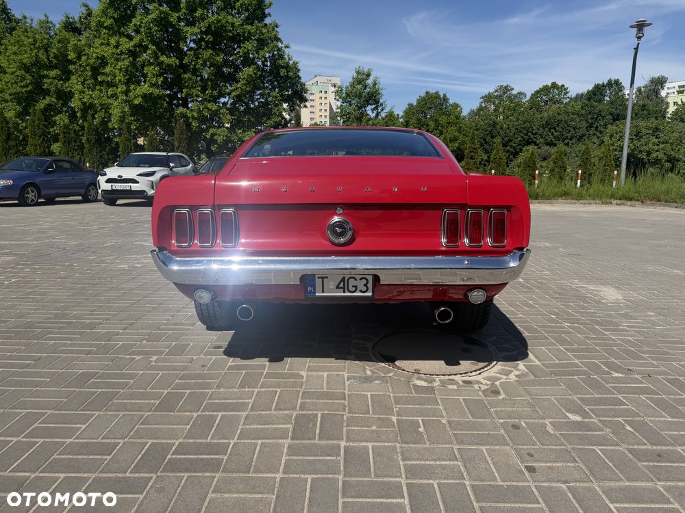 Ford Mustang - 7