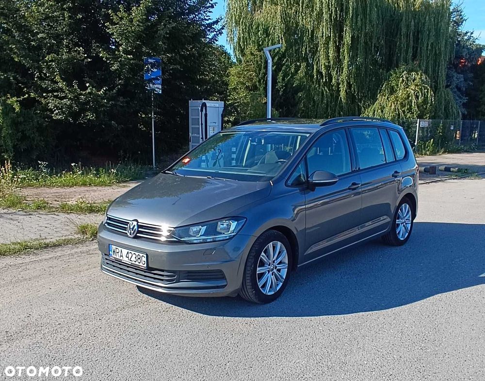 Volkswagen Touran - 1
