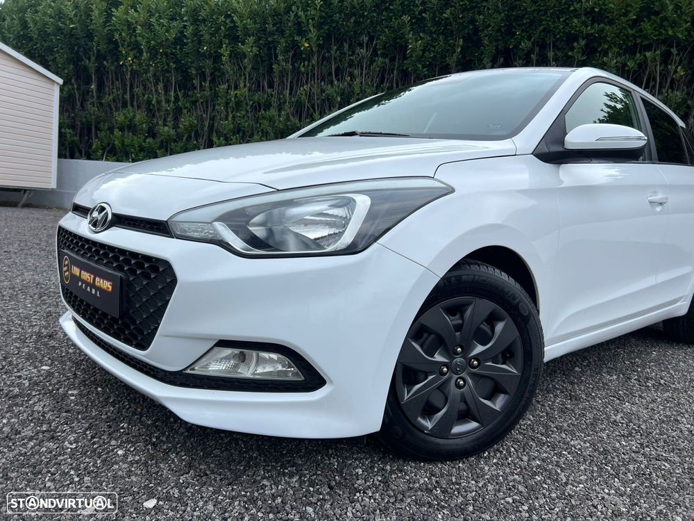 Hyundai i20 1.1 CRDi Urban - 15