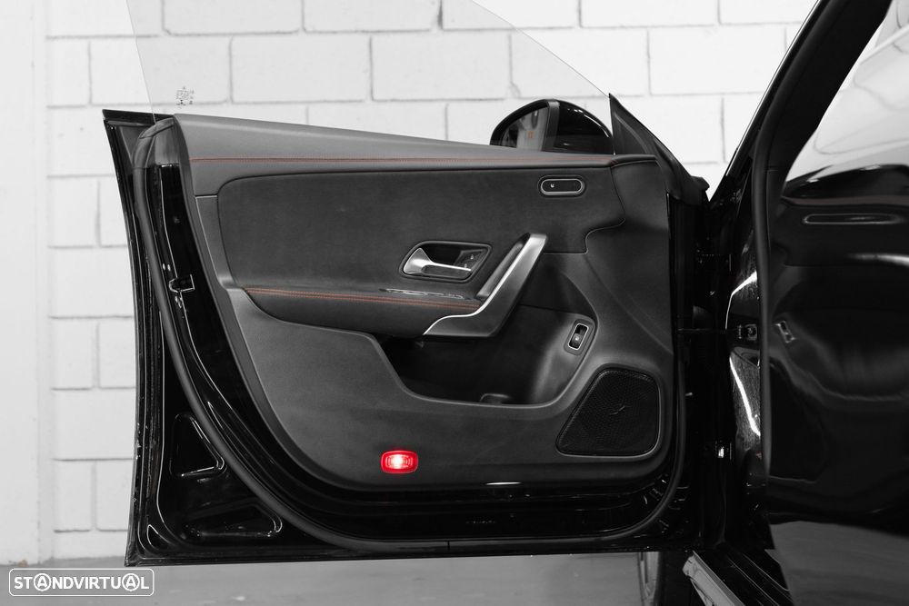 Mercedes-Benz CLA 250 e Shooting Brake AMG Line - 26