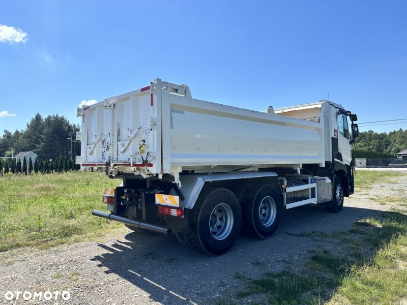 Renault C 380 6X4 - 16