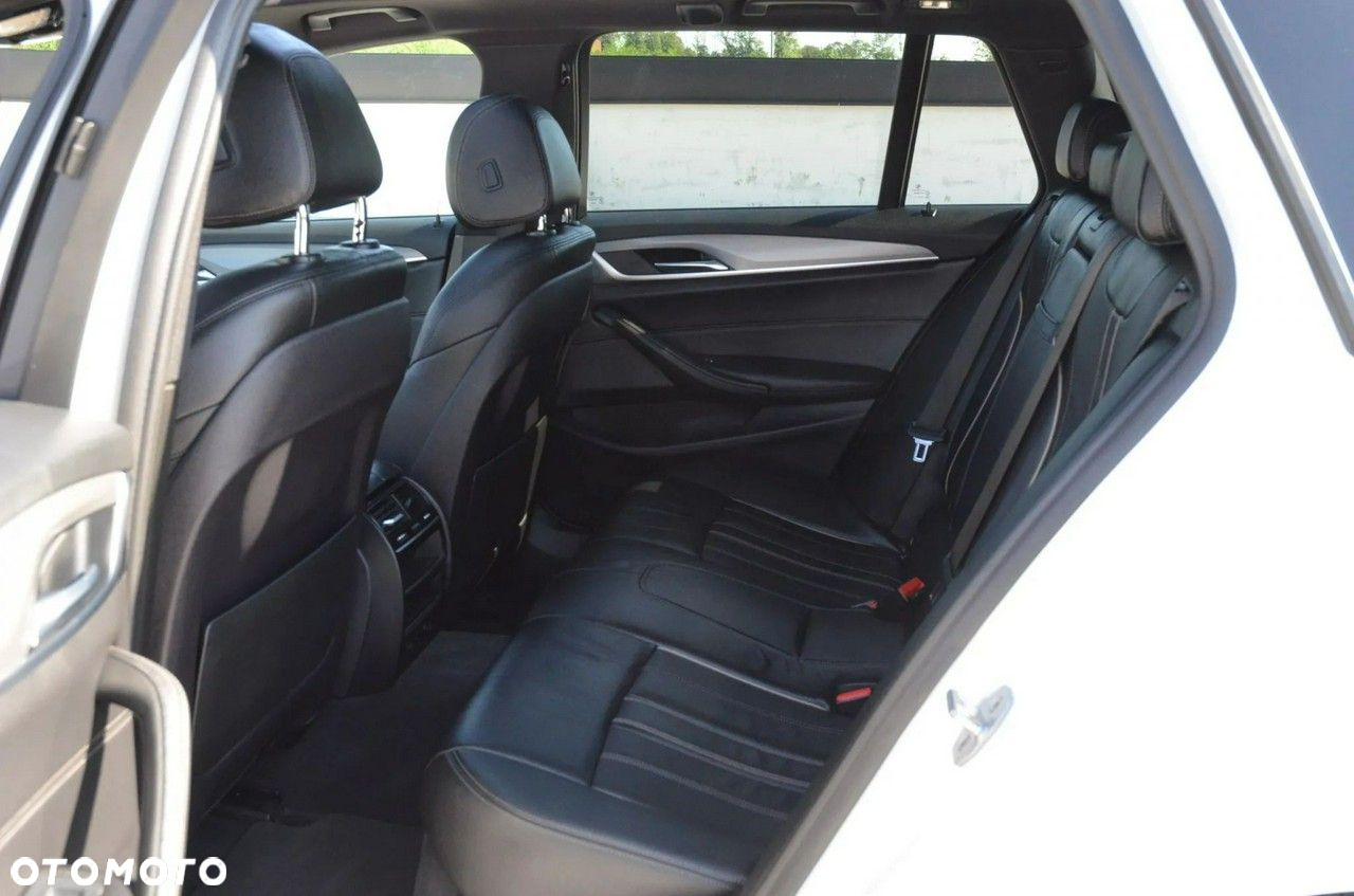 BMW Seria 5 530i xDrive GPF M Sport sport - 32