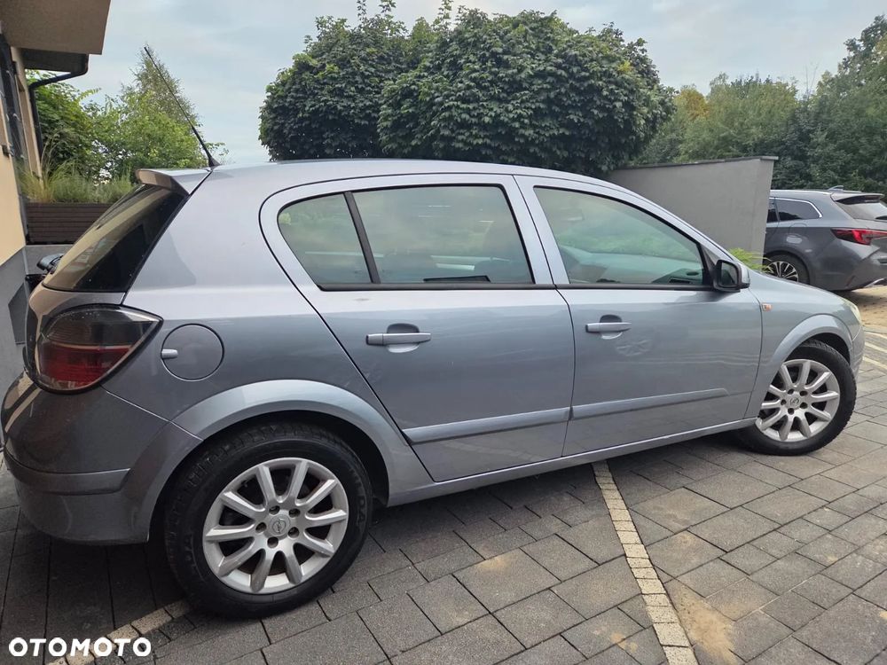 Opel Astra III 1.7 CDTI Cosmo - 8