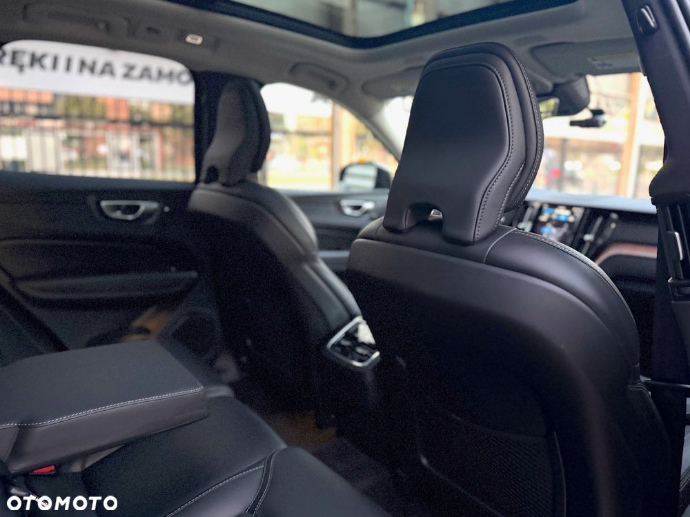 Volvo XC 60 B5 B AWD Ultimate Dark - 26