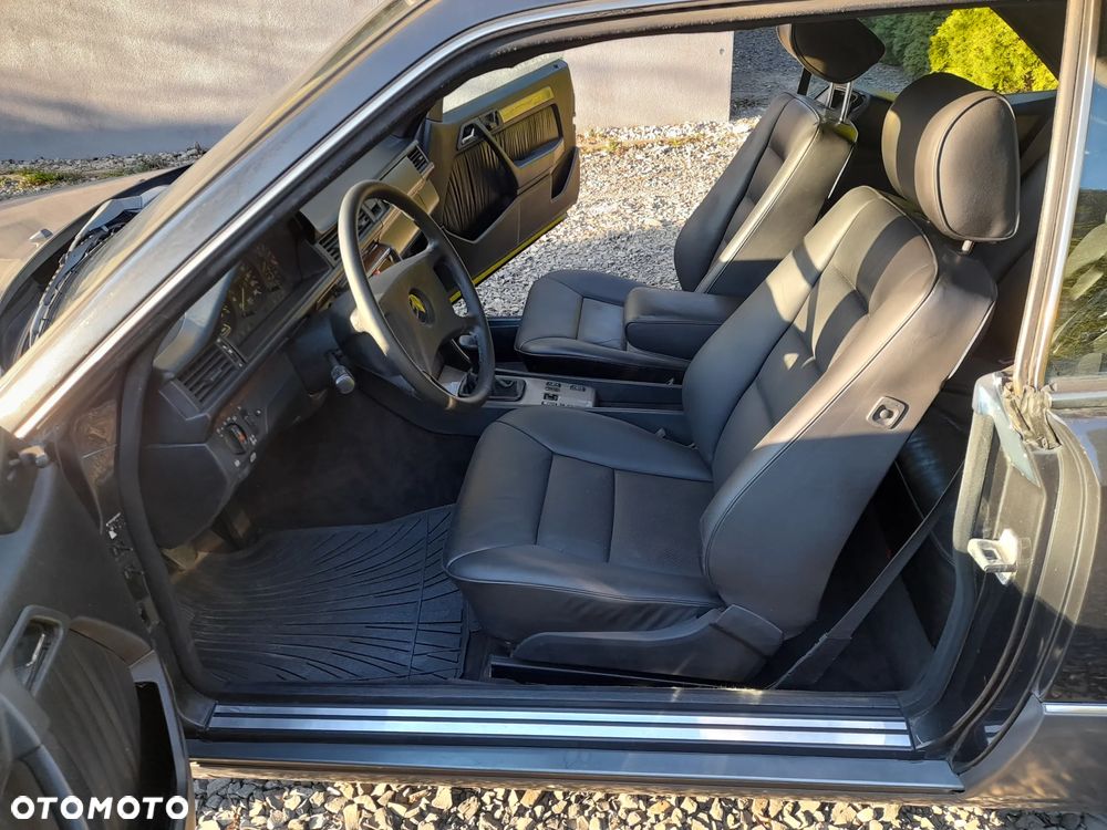 Mercedes-Benz W124 (1984-1993) - 11