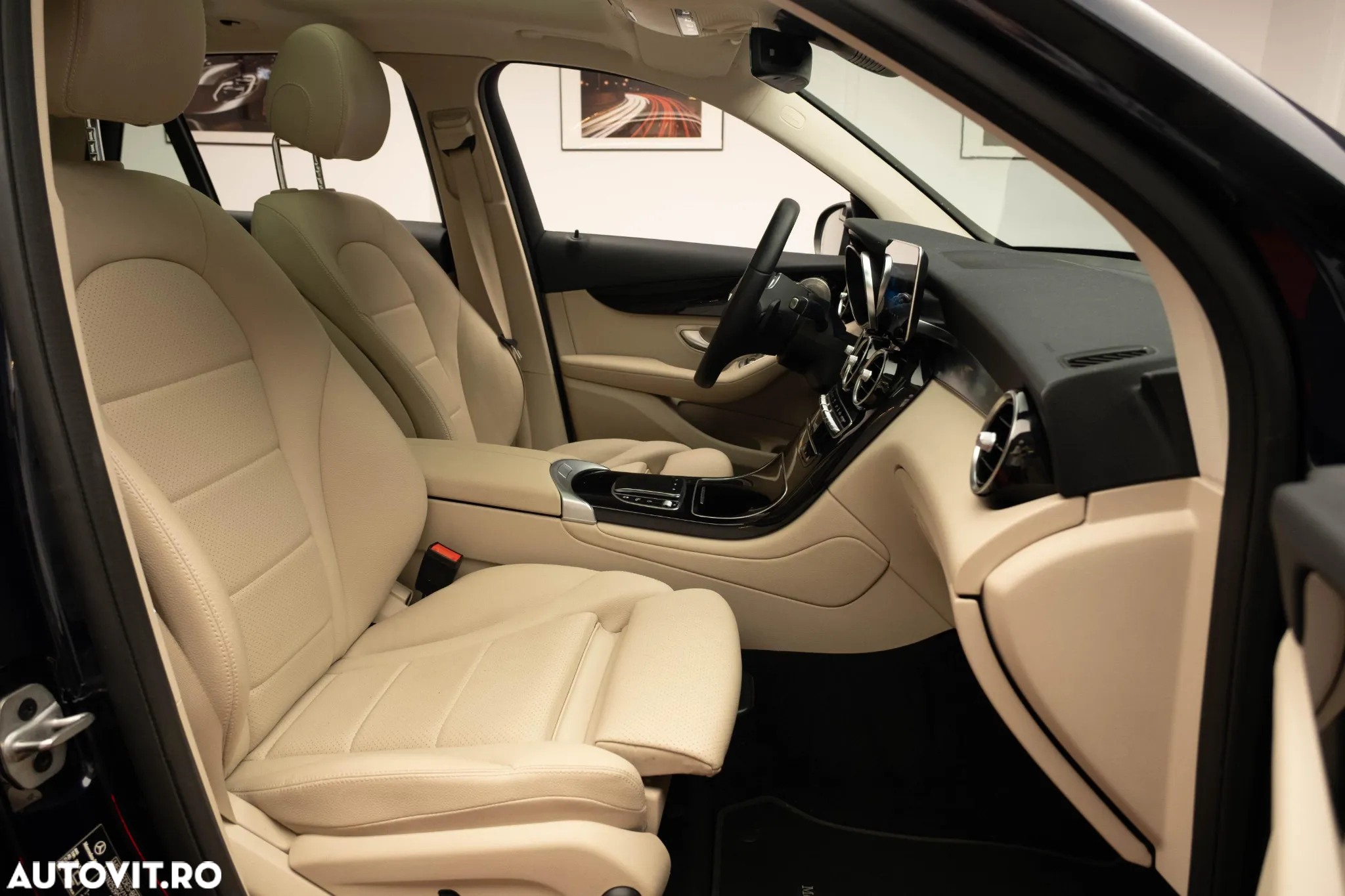 Mercedes-Benz GLC 300 e 4Matic 9G-TRONIC Exclusive - 39